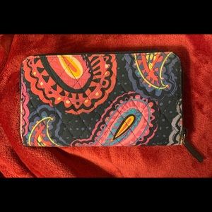 Vera Bradley zip around accordion wallet
